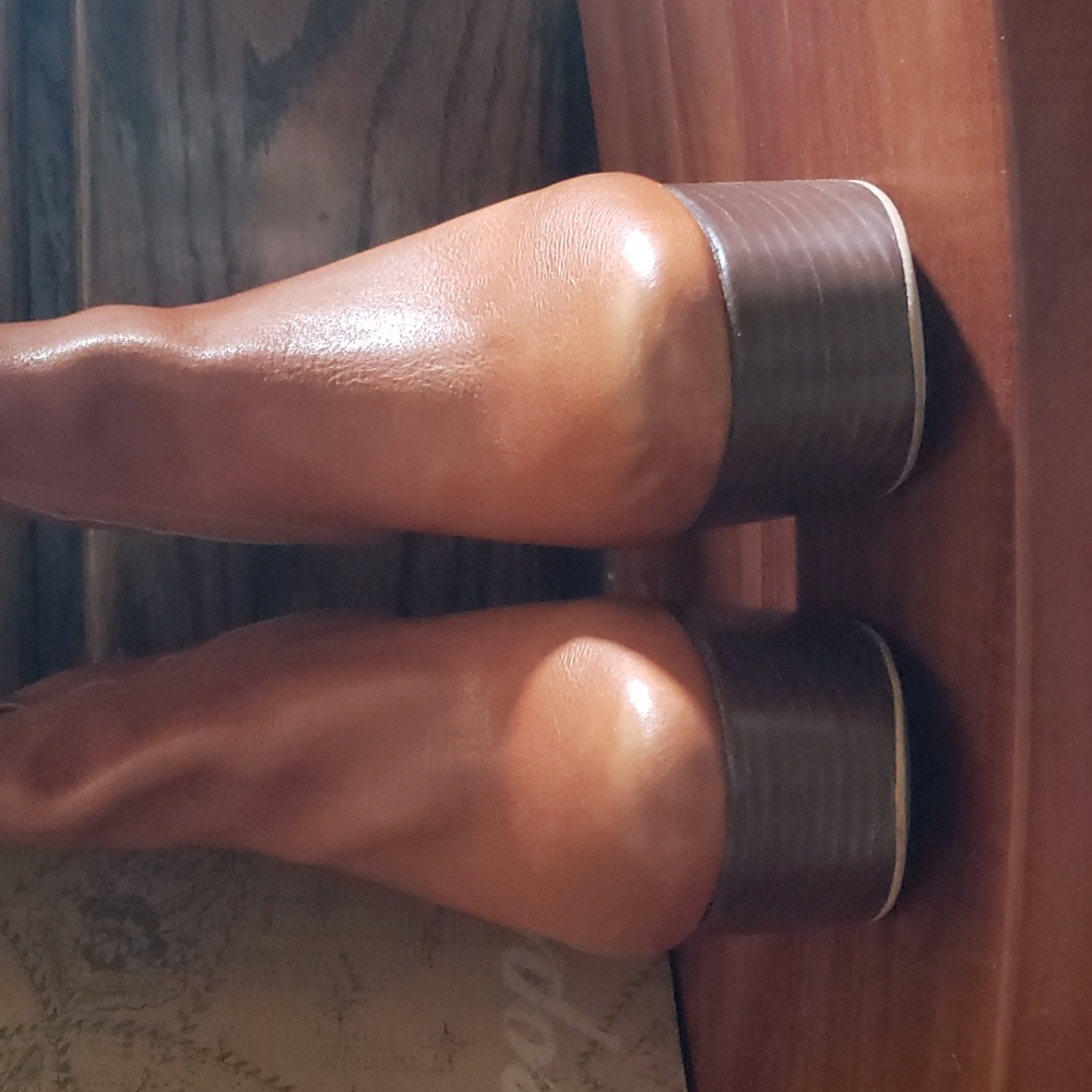 Boots - Picture 6 of 8